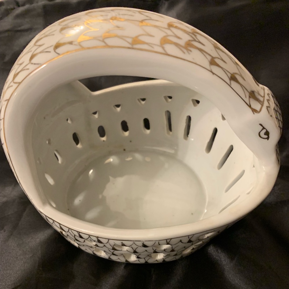 Swan basket hand painted by Carrie